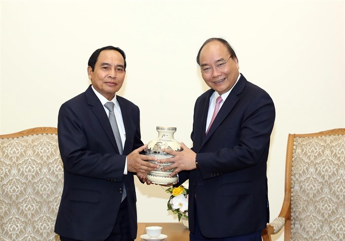 PM hosts Laos Deputy PM Bunthoong Chitmanys