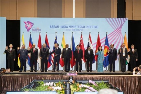 Vietnam co-chairs ASEAN-India foreign ministers’ meeting in Singapore