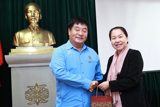 Trade Union Vice President receives Laos counterpart