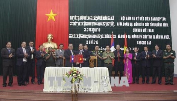 Police of Vietnamese and Laos provinces promote cooperation