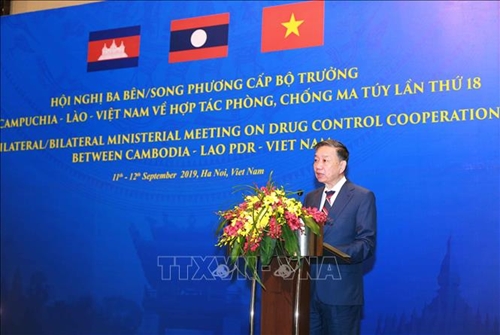 Vietnam, Laos, Cambodia should enhance cooperation in prevention and combat of drug crime: General To Lam