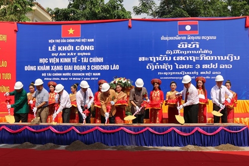 Vietnam helps Laos build economics-finance academy