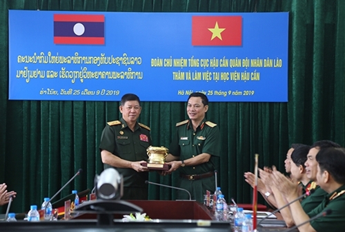 Vietnam, Laos promote cooperation in logistics work