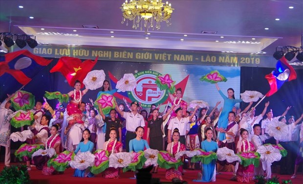 Vietnam – Laos border friendship exchange held in Quang Tri