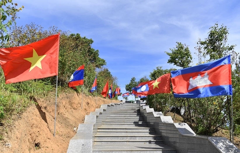 The First Vietnam-Laos-Cambodia Border Defense Friendship Exchange