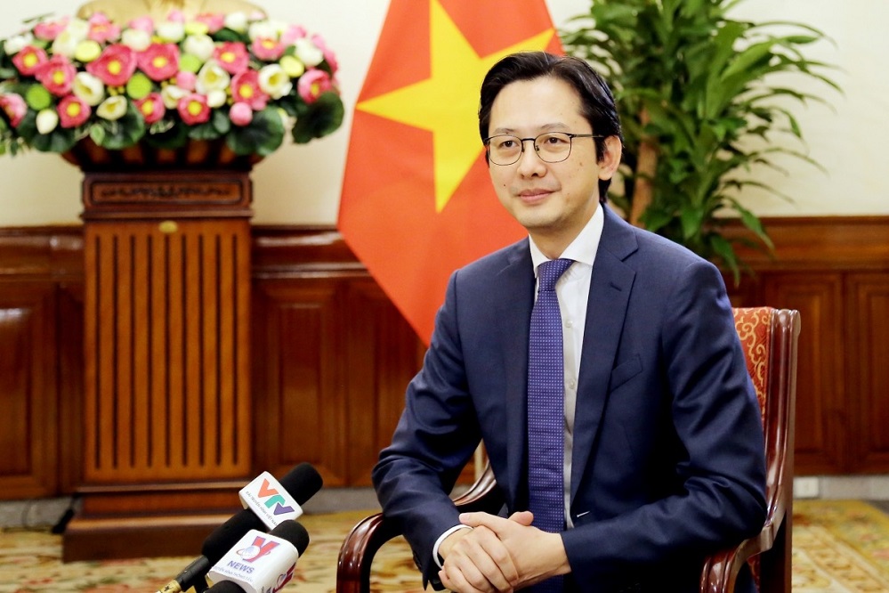 Deputy Prime Minister, Minister of Foreign Affairs of Laos Meeting with Vietnam's Deputy Minister of Foreign Affairs Do Viet Hung