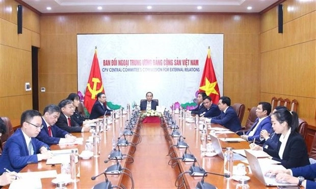 Vietnamese Officials Host Delegations from the Lao People's Revolutionary Party for Mutual Understanding and Cultural Exchange