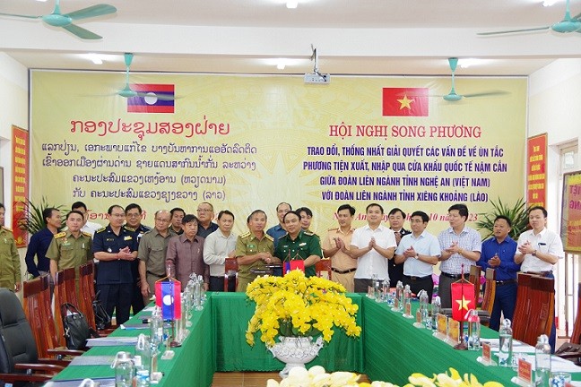 Vietnam - Laos: Address the Issue of Vehicle Congestion at The International Border Gate at Nam Can.
