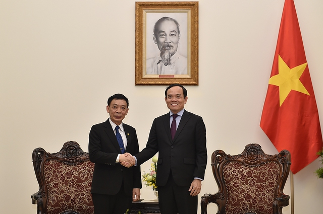 Deputy Prime Minister Tran Luu Quang Extends Greetings to Lao Minister of Home Affairs Thongchanh Manixay