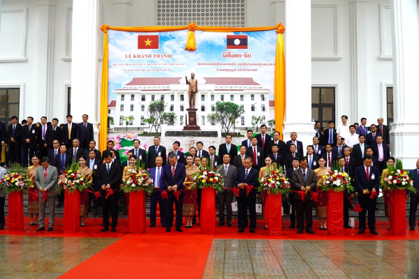Cooperation Among the Police Forces Contributes to Cultivating Vietnam-Lao Friendship