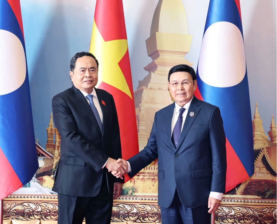 National Assembly Chairman: Vietnam Always Gives the Highest Priority to Its Special Traditional Relationship with Laos